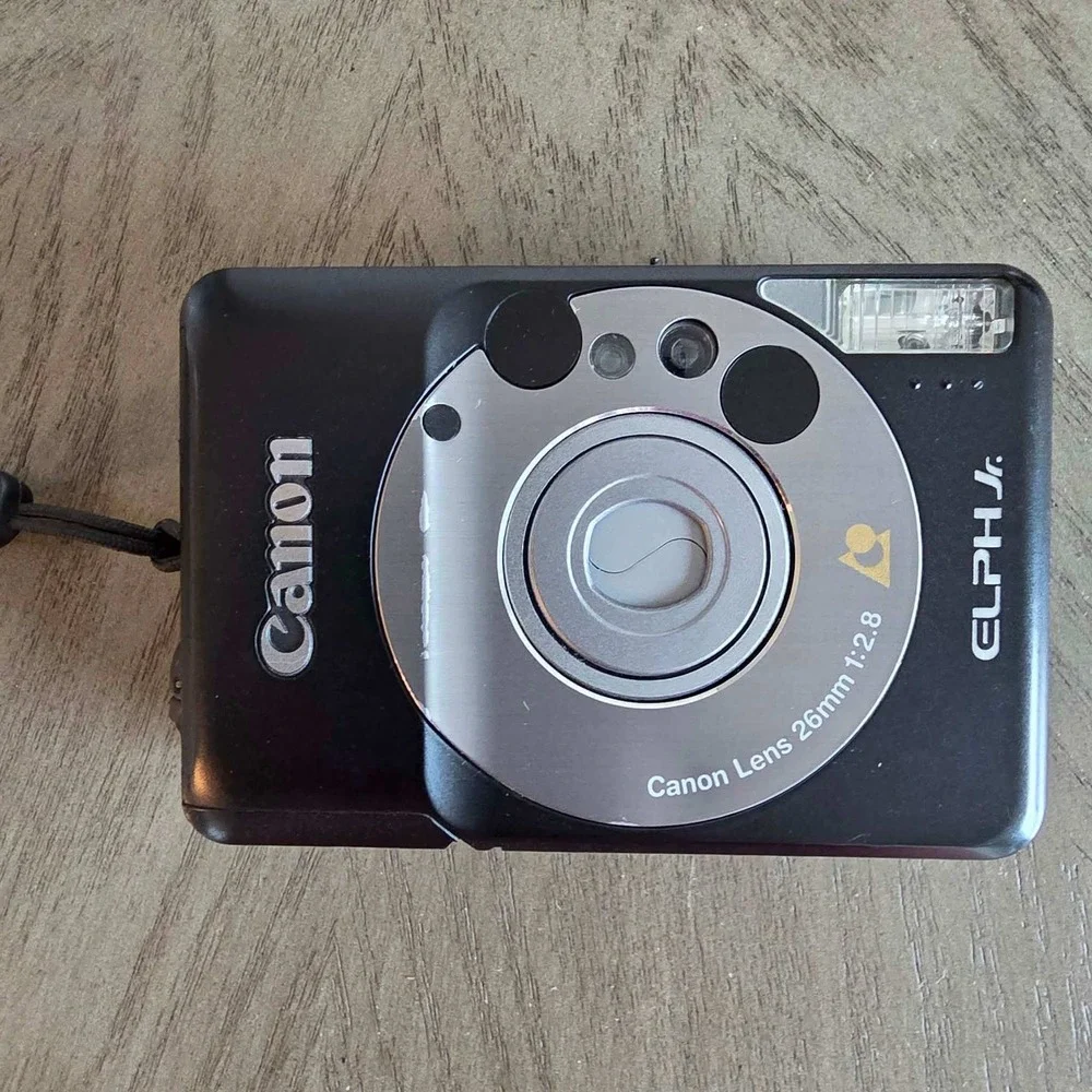 Canon ELPH Jr APS Film Camera Black 26mm 1:2.8 Lens with Leather Case Vintage